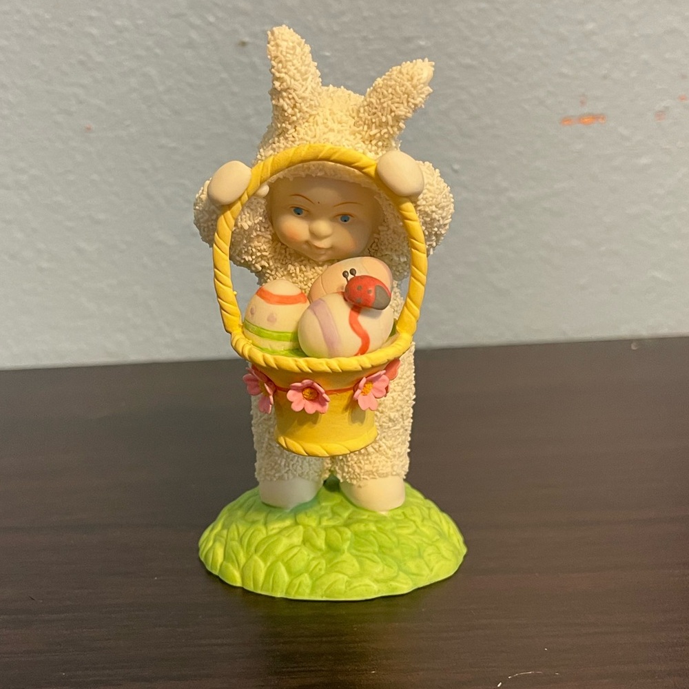 Dept 56 Snowbabies ‘There’s a Surprise in my Basket’